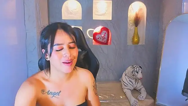 Chat +18 de Lore18_b ao vivo