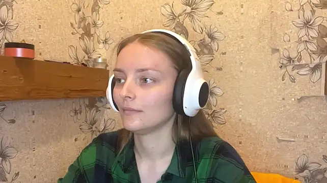 Chat +18 de EmyMiu ao vivo