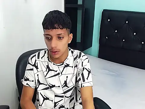 Онлайн чат XXX brayan__hot__