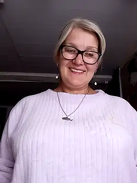 irinamaux XXX чат на живо
