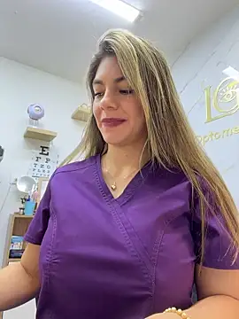 alicee16 XXX чат на живо