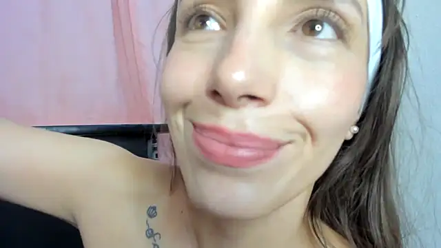 paula_miler1 Adlı Modelin Canlı XXX Sohbeti
