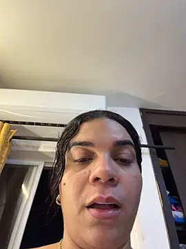 Siri_Luxx Live XXX-chat