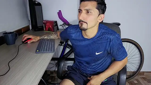 Marck_Muscle লাইভ XXX চ্যাট