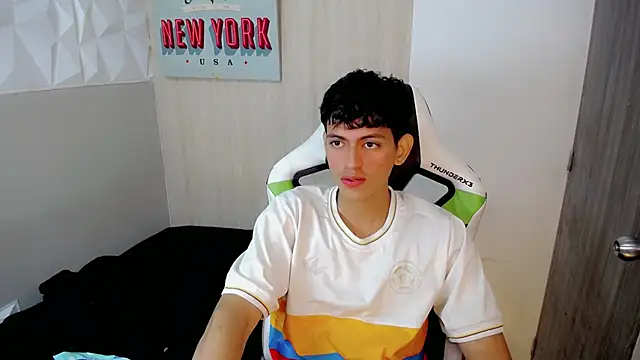 Drew_Nyb Live XXX-chat