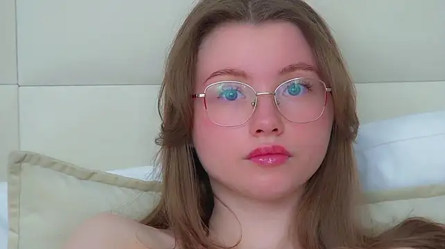 צ'אט XXX בשידור חי של KeiraAsti