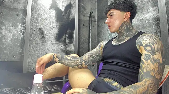 Gury_tattoo's Live XXX Chat