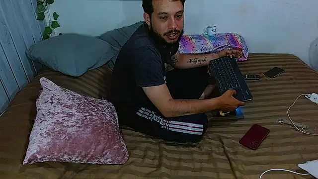 curvivan Live XXX Chat