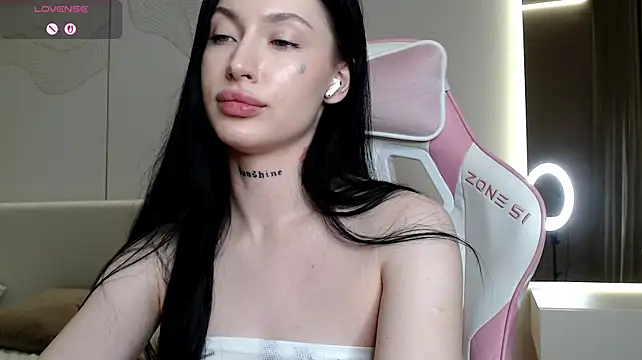 XXX chat uživo modela JenniferQueen11