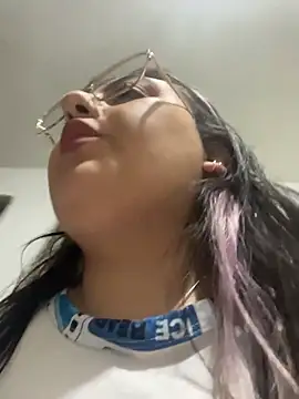 KaroBlush live XXX chat
