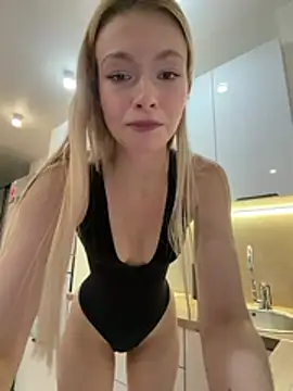 XXX chat uživo modela FriendlyFire_18