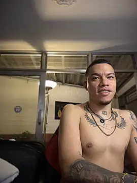 צ'אט XXX בשידור חי של AlphaMasterXxx