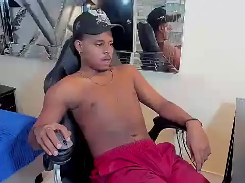joel_embid élő XXX-chatje