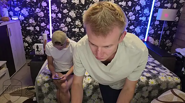 Vuitton Live XXX-chat