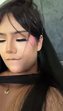 Vale_Prada élő XXX-chatje