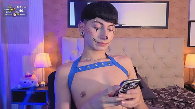 צ'אט XXX בשידור חי של slim_tian