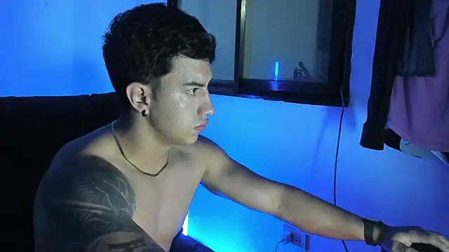 Онлайн чат XXX Axel_hendrick