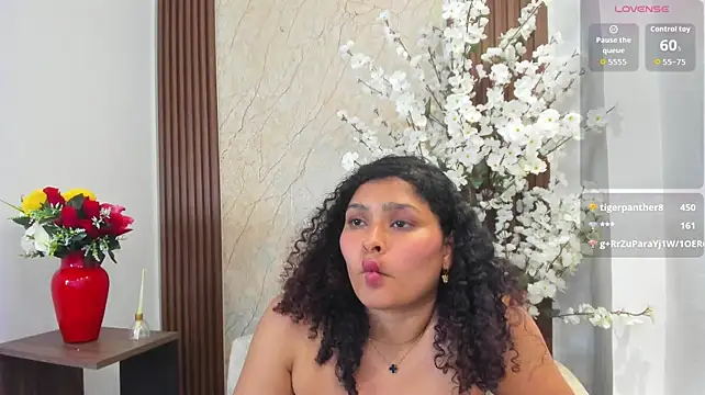Chat +18 de Izzy_lux ao vivo