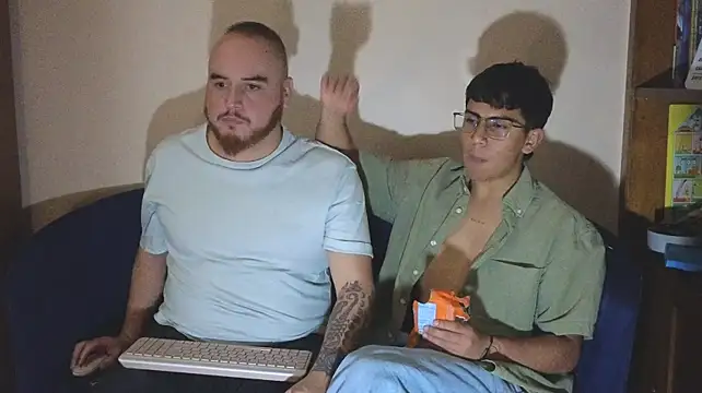 xdarwin33 – Naživo XXX chat