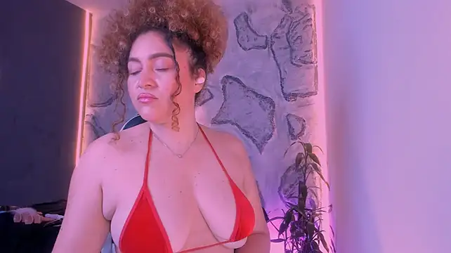 Kateryn_ Adlı Modelin Canlı XXX Sohbeti