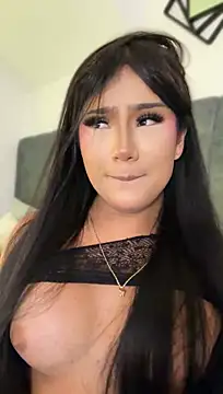 Vale_Prada élő XXX-chatje