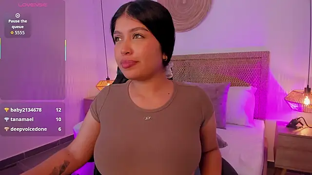 XXX chat uživo modela carriepink_