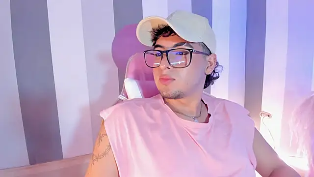 XXX chat uživo modela Stiveeeeen