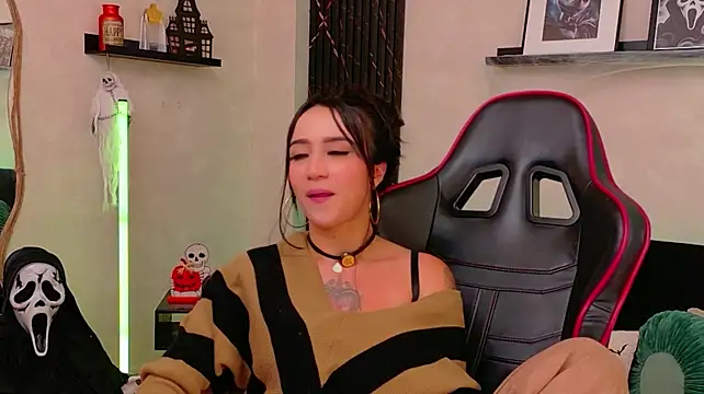 EmmyEvans1 live XXX chat