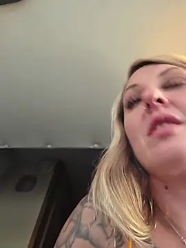SheIsSomethingn Live XXX chat
