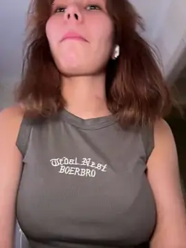 MilkKiss Adlı Modelin Canlı XXX Sohbeti