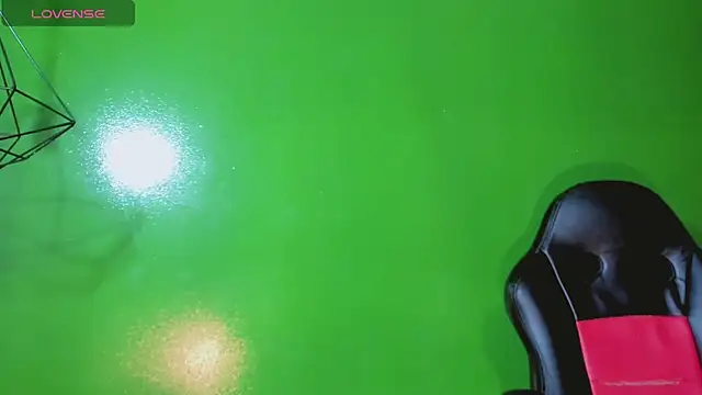 Lily_Collins_ Live XXX-chat