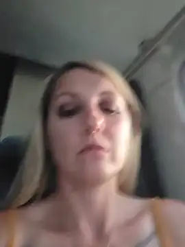 SheIsSomething Live XXX-Chat