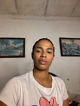 FlorSalvaje_'s Live XXX Chat