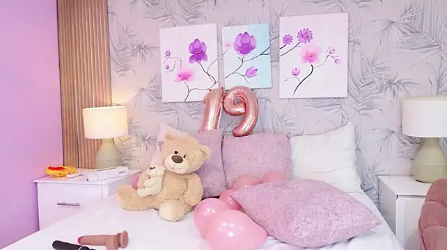 KikiiLove's Live XXX Chat