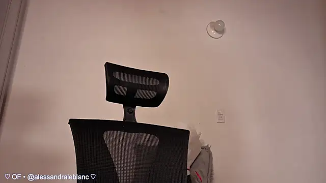 צ'אט XXX בשידור חי של AleblancXOXO