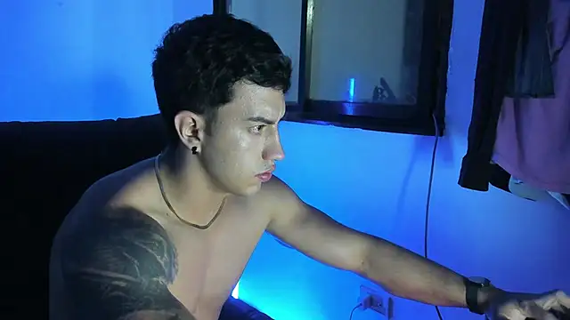 Онлайн чат XXX Axel_hendrick
