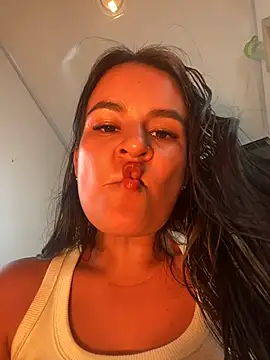 luciemiler's Live XXX Chat