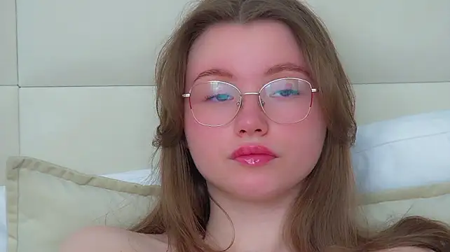 KeiraAsti Adlı Modelin Canlı XXX Sohbeti