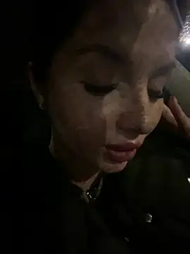 KrisMagnoly's Live XXX Chat