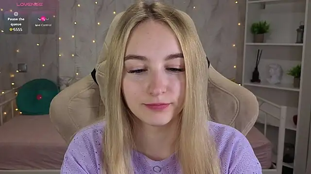צ'אט XXX בשידור חי של Shy_Polly