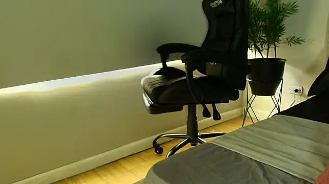 XXX chat uživo modela Jacob_Benelli