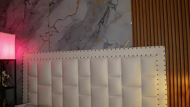 VelvetMusee's Live XXX Chat