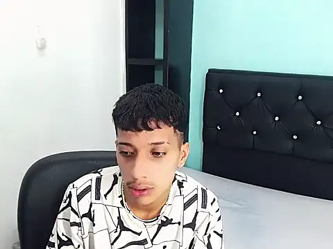 brayan__hot__ Adlı Modelin Canlı XXX Sohbeti