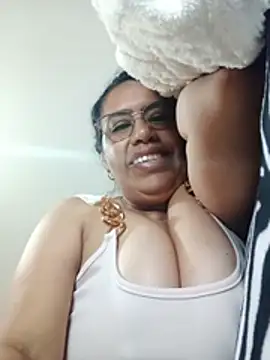 Emilif_ Live XXX-chat