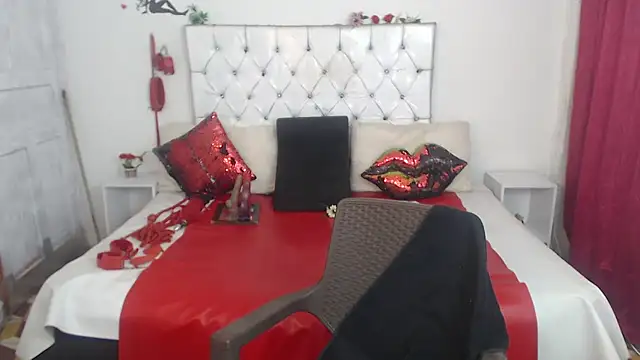 Sweetbigcatt's Live XXX Chat