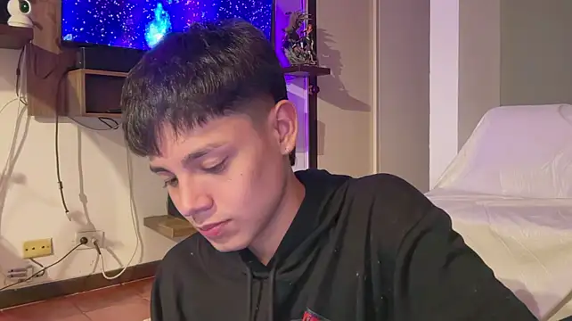 Онлайн чат XXX Andy_Belier23