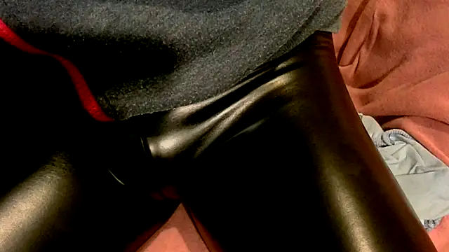 T0Yforeskin's Live XXX Chat