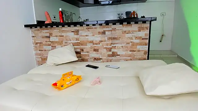XXX chat uživo modela IM_A_HOT_AUNT