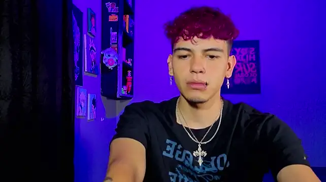 MikeyKuro Adlı Modelin Canlı XXX Sohbeti
