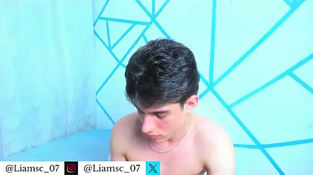 Онлайн чат XXX liam_scott77
